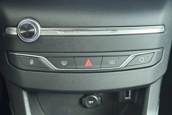 Peugeot 308 (2021) — foto 2 van 45