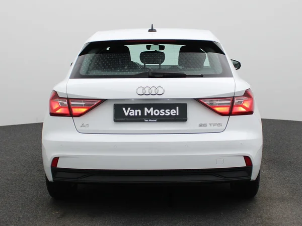 Audi A1 Sportback (2023) — foto 34 van 38