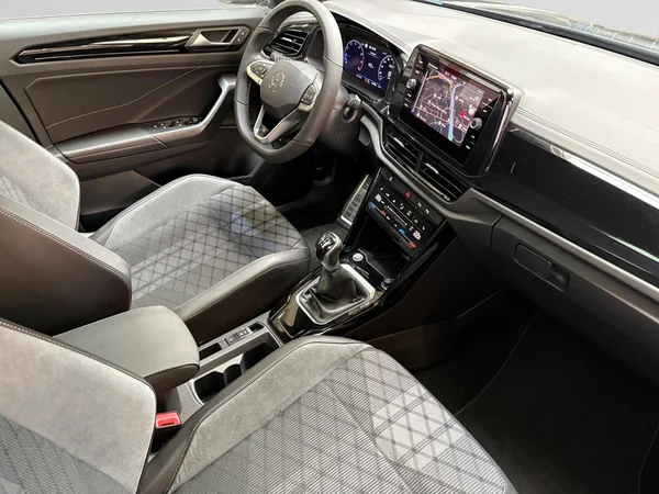 VOLKSWAGEN T-Roc (2026) — foto 14 van 16