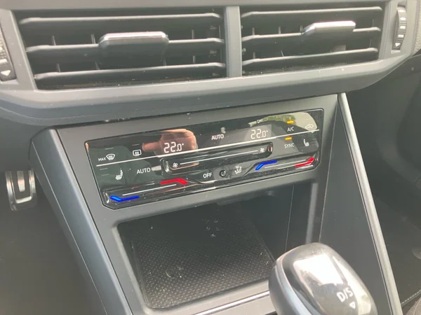VOLKSWAGEN Taigo (2022) — foto 13 van 25