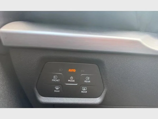 Seat Leon ST (2021) — foto 17 van 28