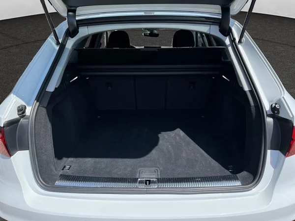 AUDI A4 Avant (2024) — foto 7 van 22