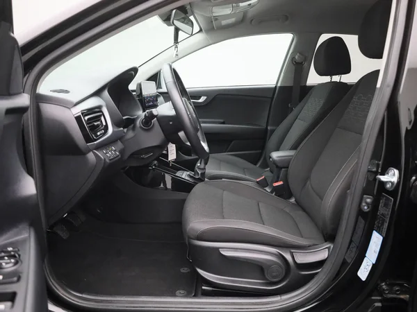 Kia Rio (2023) — foto 5 van 35