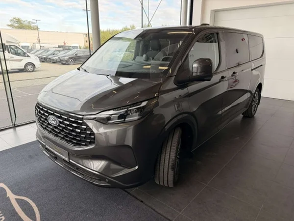 Ford Tourneo Custom — foto 18 van 24