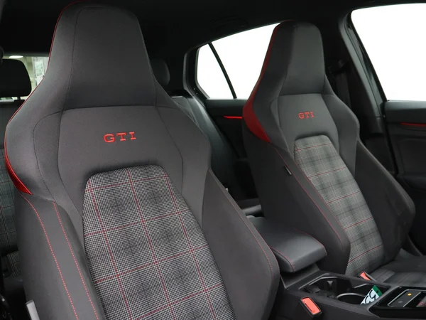 VOLKSWAGEN Golf VIII GTI (2024) — foto 5 van 30
