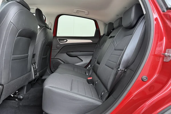 Renault Arkana (2022) — foto 17 van 18