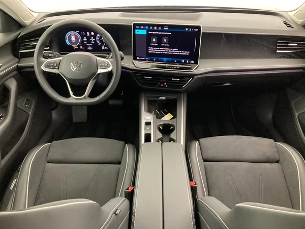 VOLKSWAGEN Passat SW (2025) — foto 35 van 36
