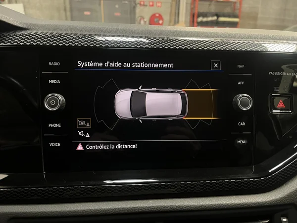 VOLKSWAGEN Polo (2022) — foto 13 van 15