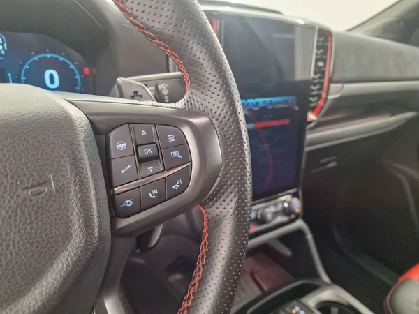 Ford Ranger — foto 3 van 17