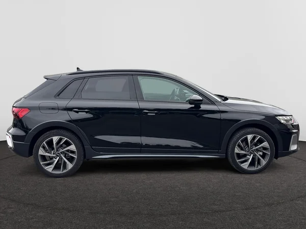 AUDI A3 Allstreet (2024) — foto 17 van 19