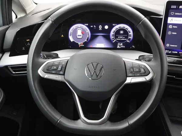 VOLKSWAGEN Golf VIII SW (2025) — foto 8 van 32