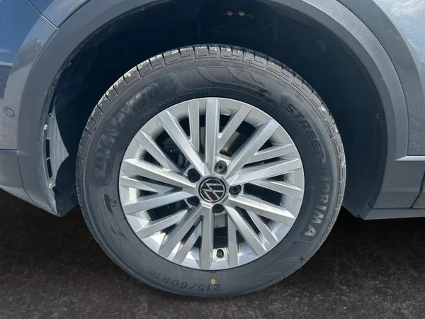 VOLKSWAGEN T-Roc (2023) — foto 25 van 31