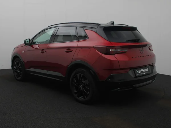 Opel Grandland (2022) — foto 12 van 22