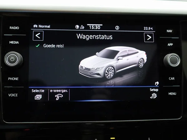 Volkswagen Arteon (2023) — foto 18 van 49