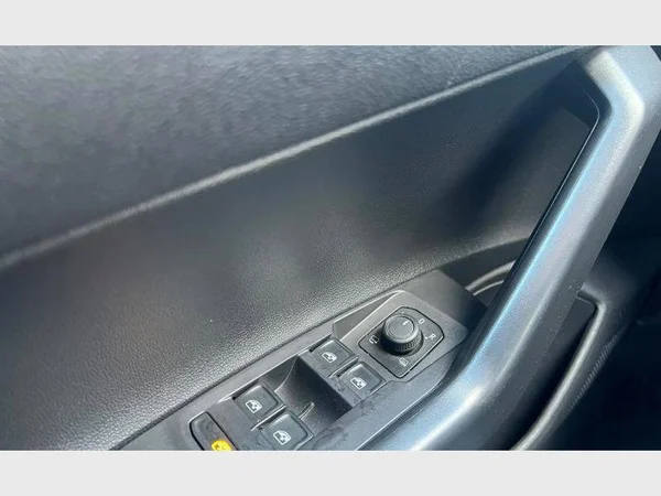 Volkswagen Polo (2023) — foto 10 van 28