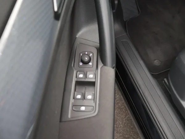 Volkswagen Tiguan (2024) — foto 14 van 28
