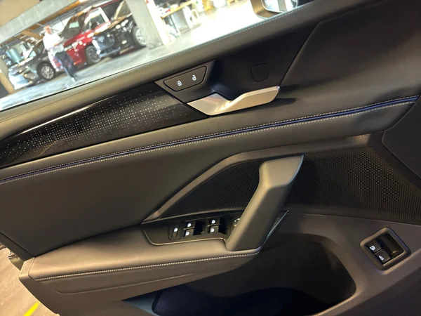 VOLKSWAGEN Tiguan (2025) — foto 24 van 24
