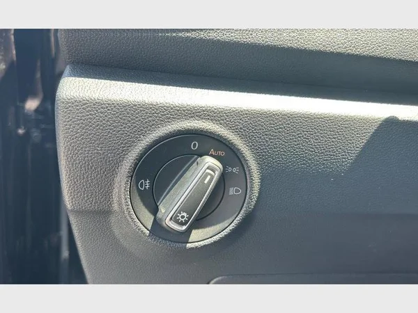 Volkswagen T-Roc (2021) — foto 19 van 29