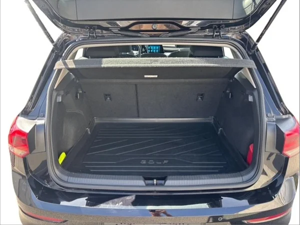 VOLKSWAGEN Golf VIII (2022) — foto 8 van 17