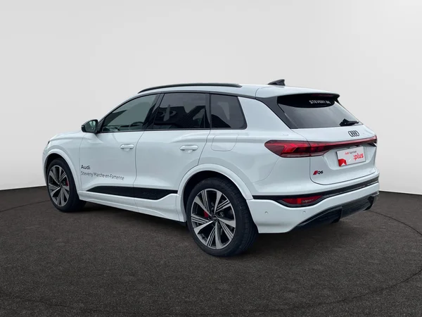AUDI Q6 e-tron (2024) — foto 18 van 24