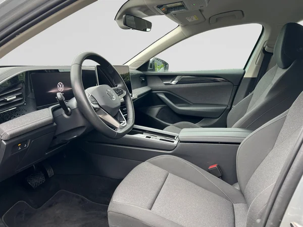 VOLKSWAGEN Passat SW (2024) — foto 2 van 23