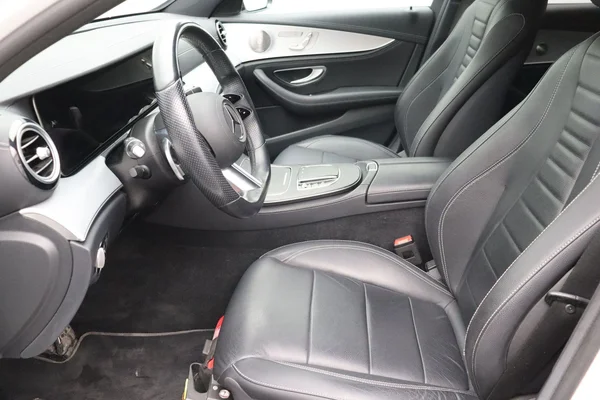 Mercedes-Benz E-Klasse (2022) — foto 3 van 29