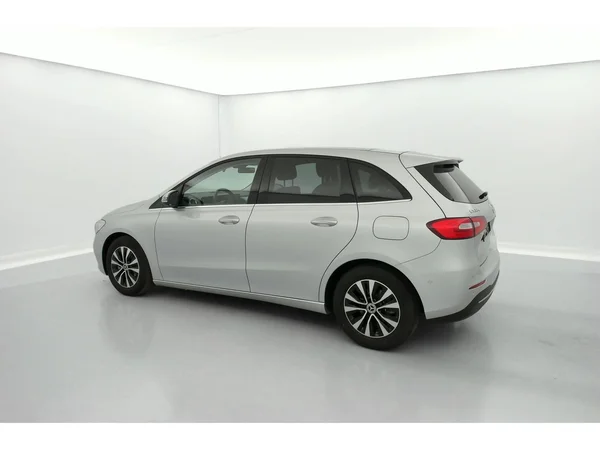 MERCEDES-BENZ B 180 (2022) — foto 4 van 36