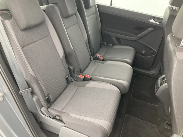 VOLKSWAGEN Touran (2020) — foto 29 van 36