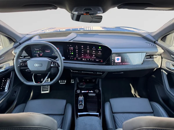 AUDI Q6 e-tron (2025) — foto 2 van 24