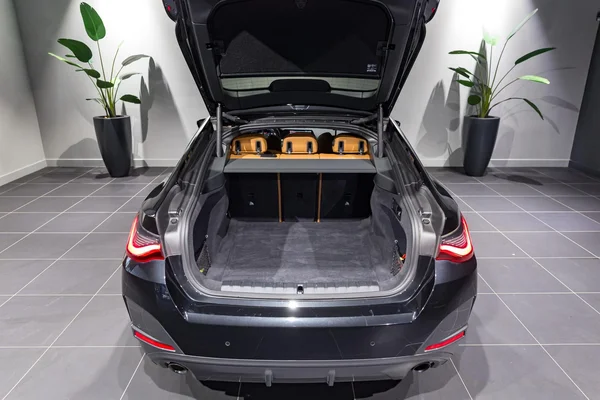 BMW 4 Reeks (2023) — foto 10 van 36