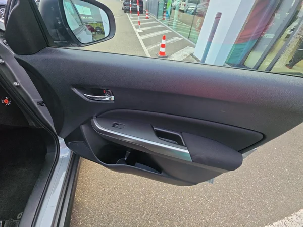 SUZUKI Vitara (2021) — foto 9 van 26