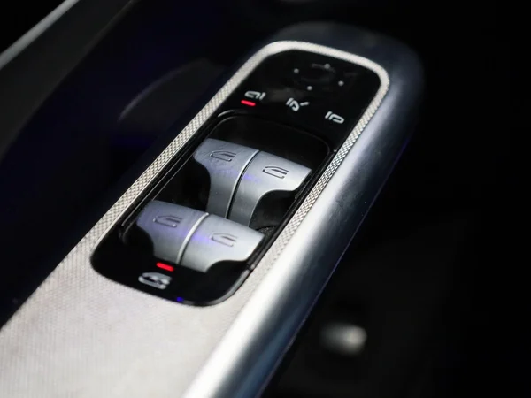 Mercedes-Benz GLC (2024) — foto 30 van 55