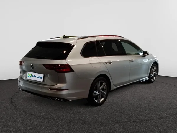 VOLKSWAGEN Golf VIII SW (2024) — foto 17 van 22