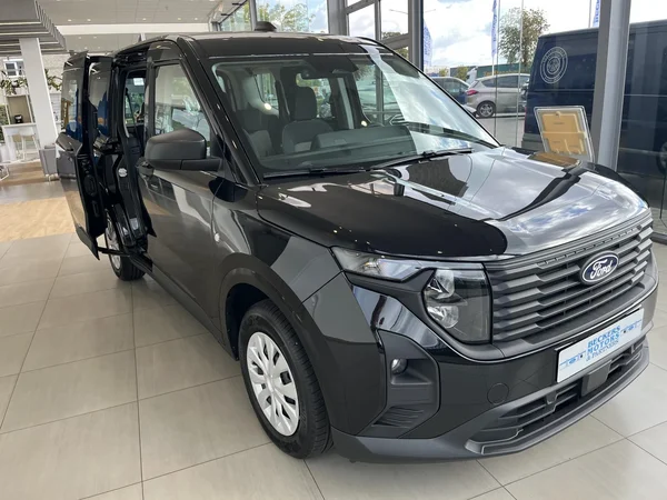 Ford Tourneo Courier (2026) — foto 6 van 11