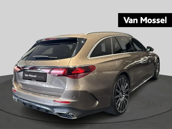 Mercedes-Benz E-Klasse (2024) — foto 17 van 22