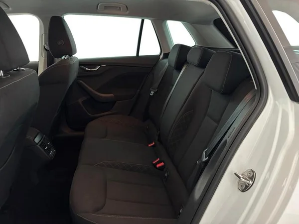SKODA Kamiq (2020) — foto 4 van 29