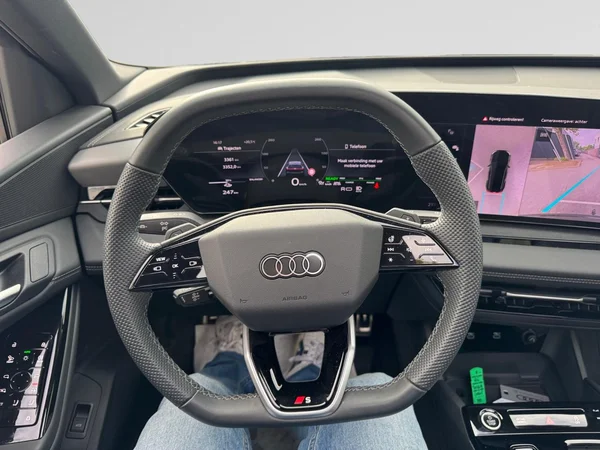 AUDI Q6 e-tron (2025) — foto 4 van 24
