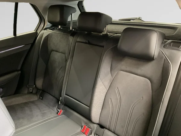 VOLKSWAGEN Golf VIII eHybrid (PHEV) (2025) — foto 10 van 22