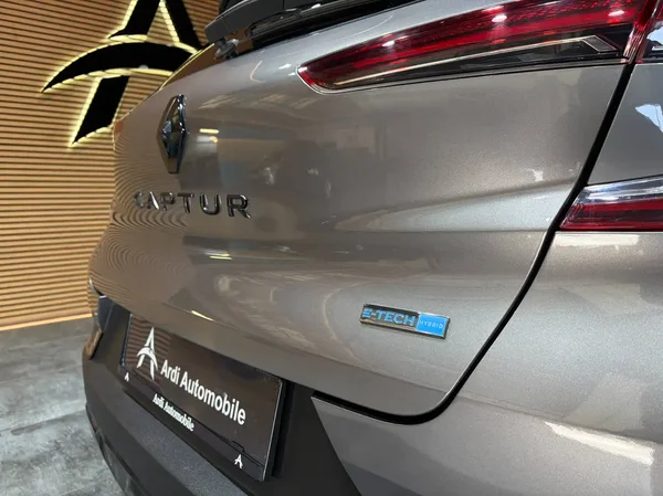 Renault Captur (2022) — foto 26 van 29