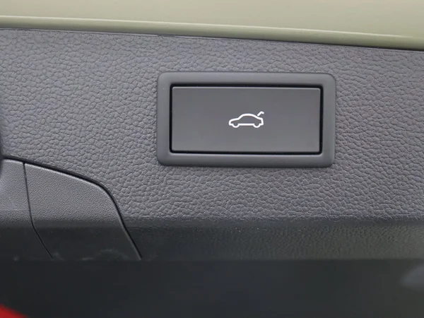 SKODA Superb Combi PHEV (2025) — foto 5 van 17