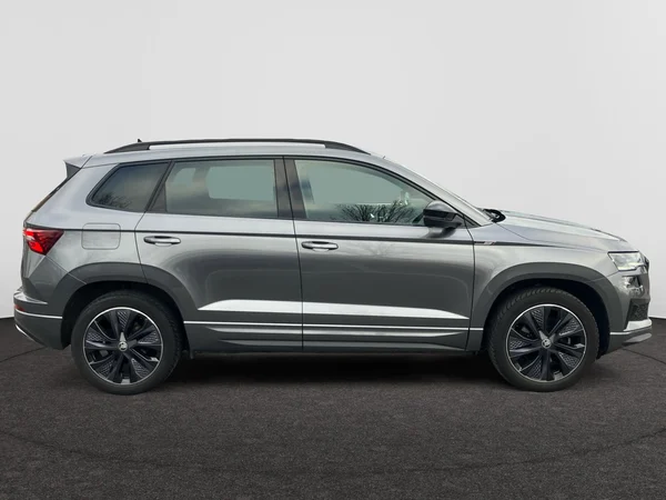 SKODA Karoq (2023) — foto 2 van 25