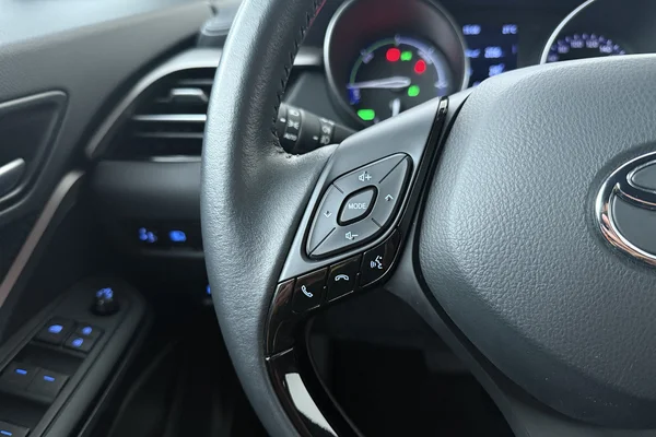 Toyota C-HR Hybrid (HEV) (2021) — foto 6 van 26