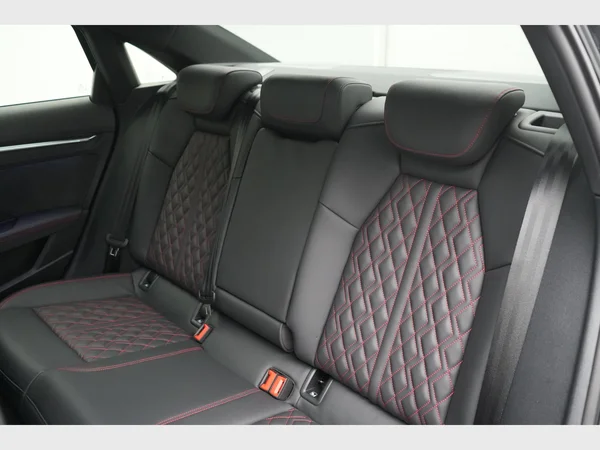 AUDI A3 Sedan (2025) — foto 3 van 33