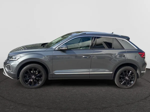 VOLKSWAGEN T-Roc (2022) — foto 12 van 22