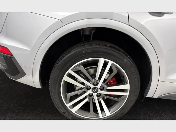 Audi Q5 (2022) — foto 2 van 40