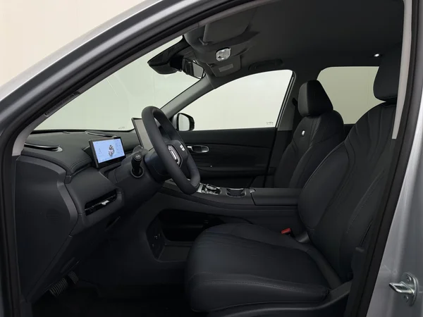 GEELY Starray EM-i (2026) — foto 2 van 29