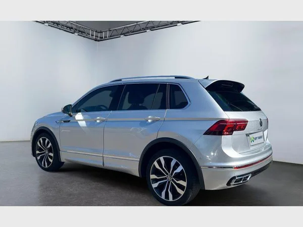 Volkswagen Tiguan (2023) — foto 18 van 21