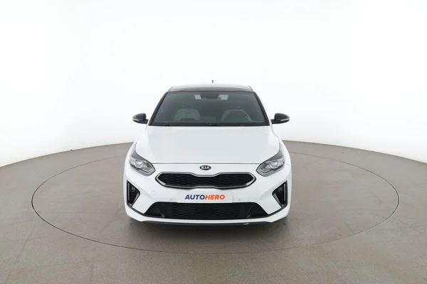 Kia pro_cee'd (2019) — foto 15 van 16