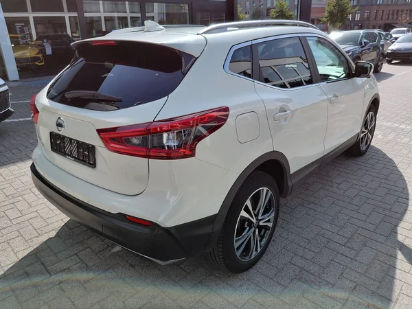 Nissan QASHQAI (2018) — foto 8 van 15