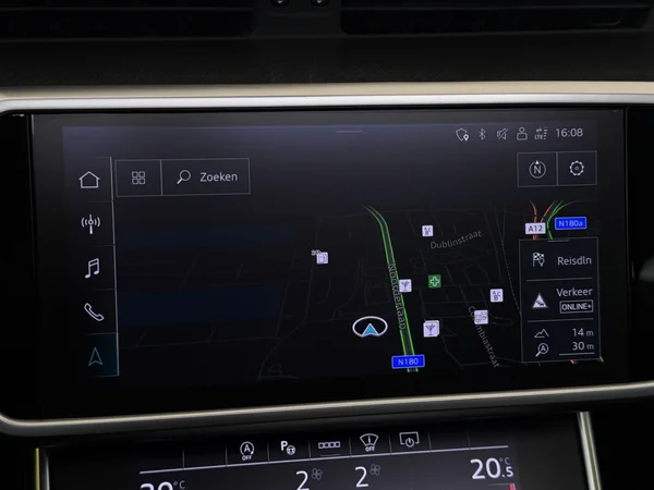 AUDI RS6 (2024) — foto 10 van 31